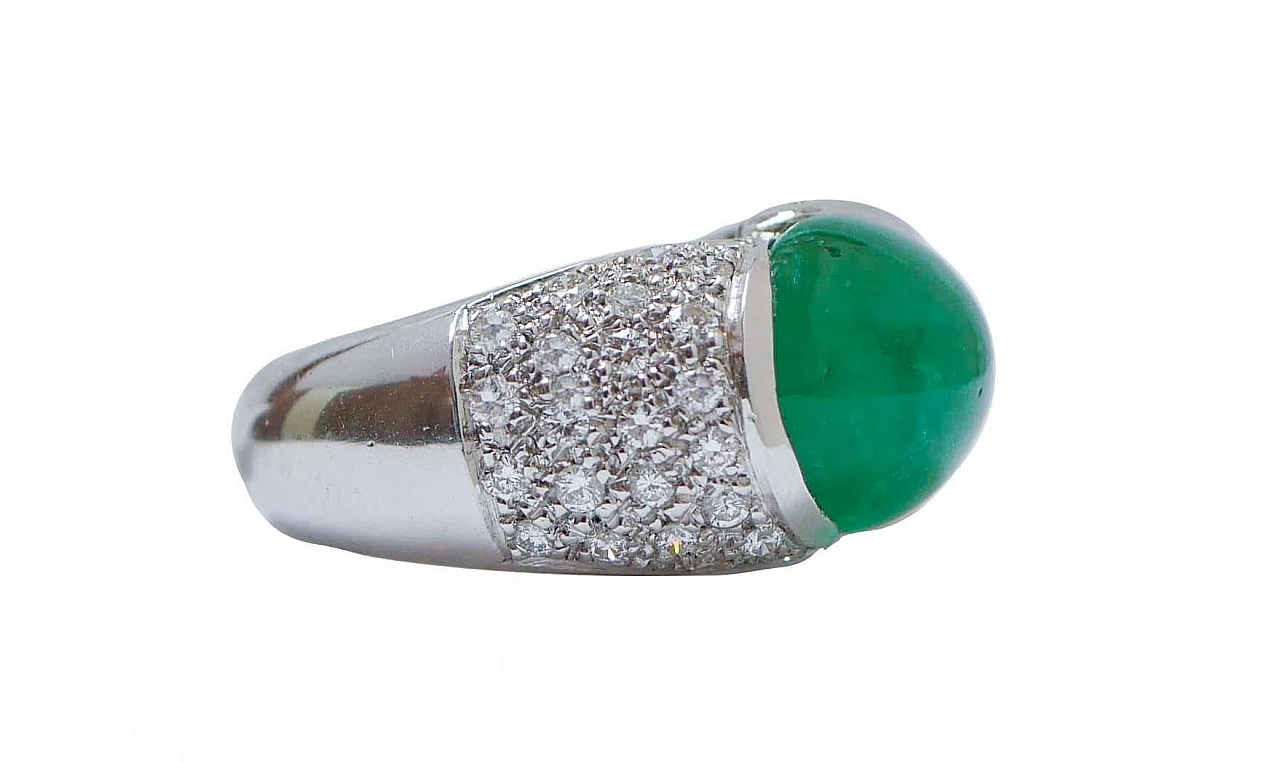 18K white gold ring with emerald and diamonds, 1960s 2