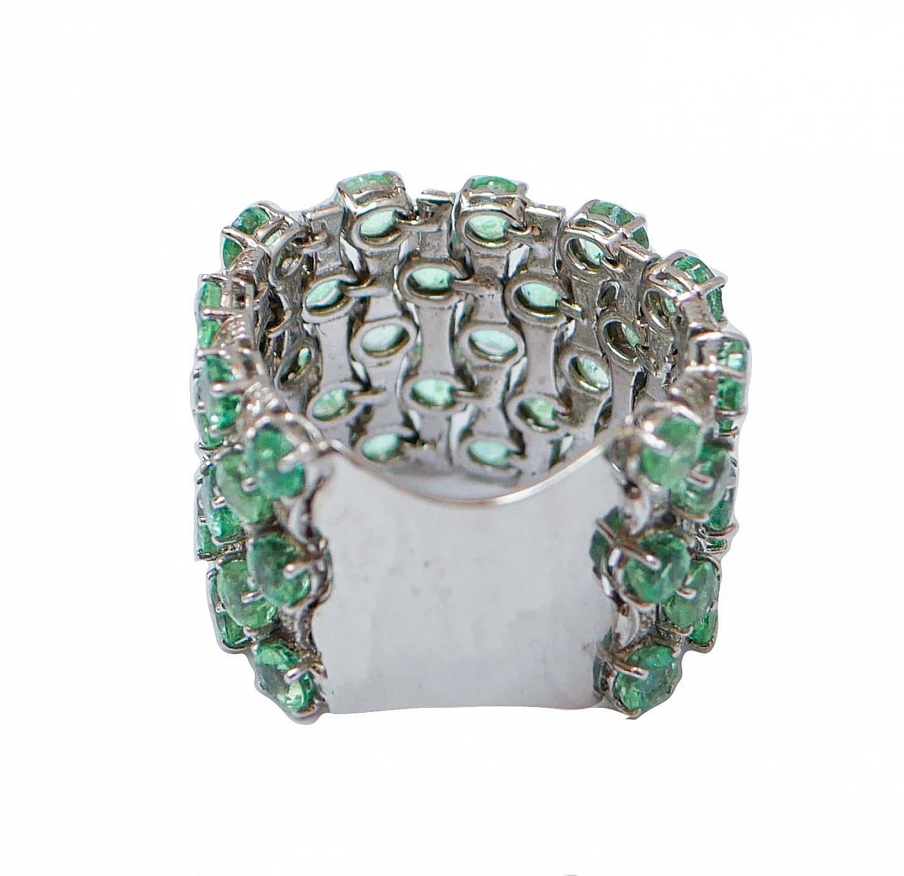 14 kt white gold band ring with emeralds and diamonds, 1970s 3