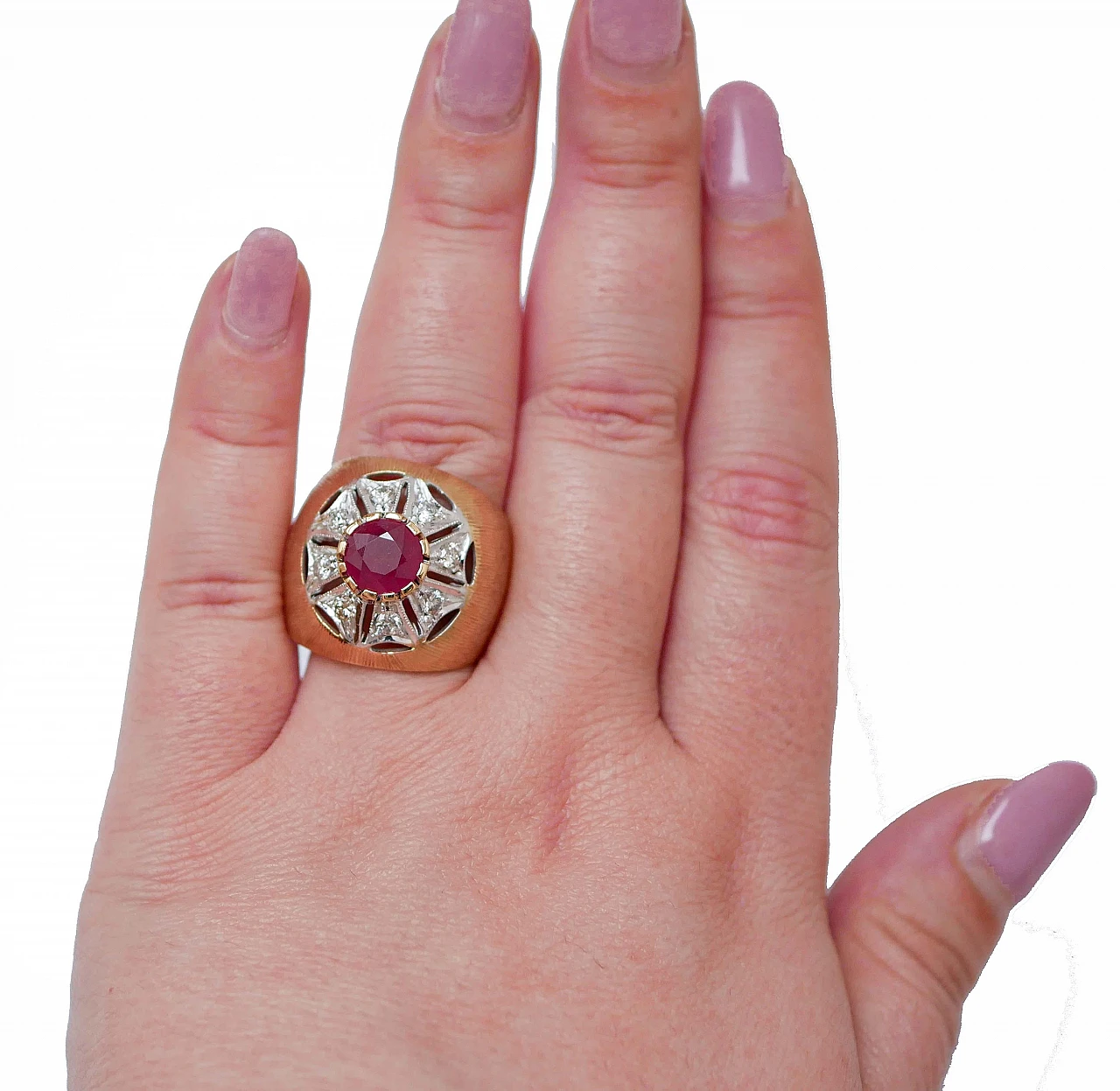 18K rose gold ring with ruby and diamonds, 1970s 4