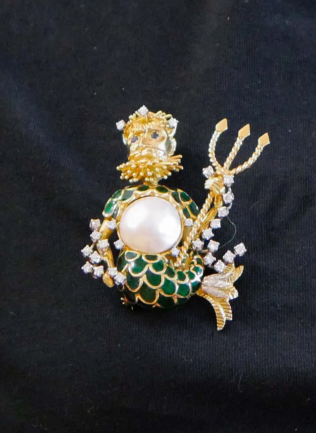 18 kt yellow gold brooch with pearl, sapphires, diamonds and enamel 5