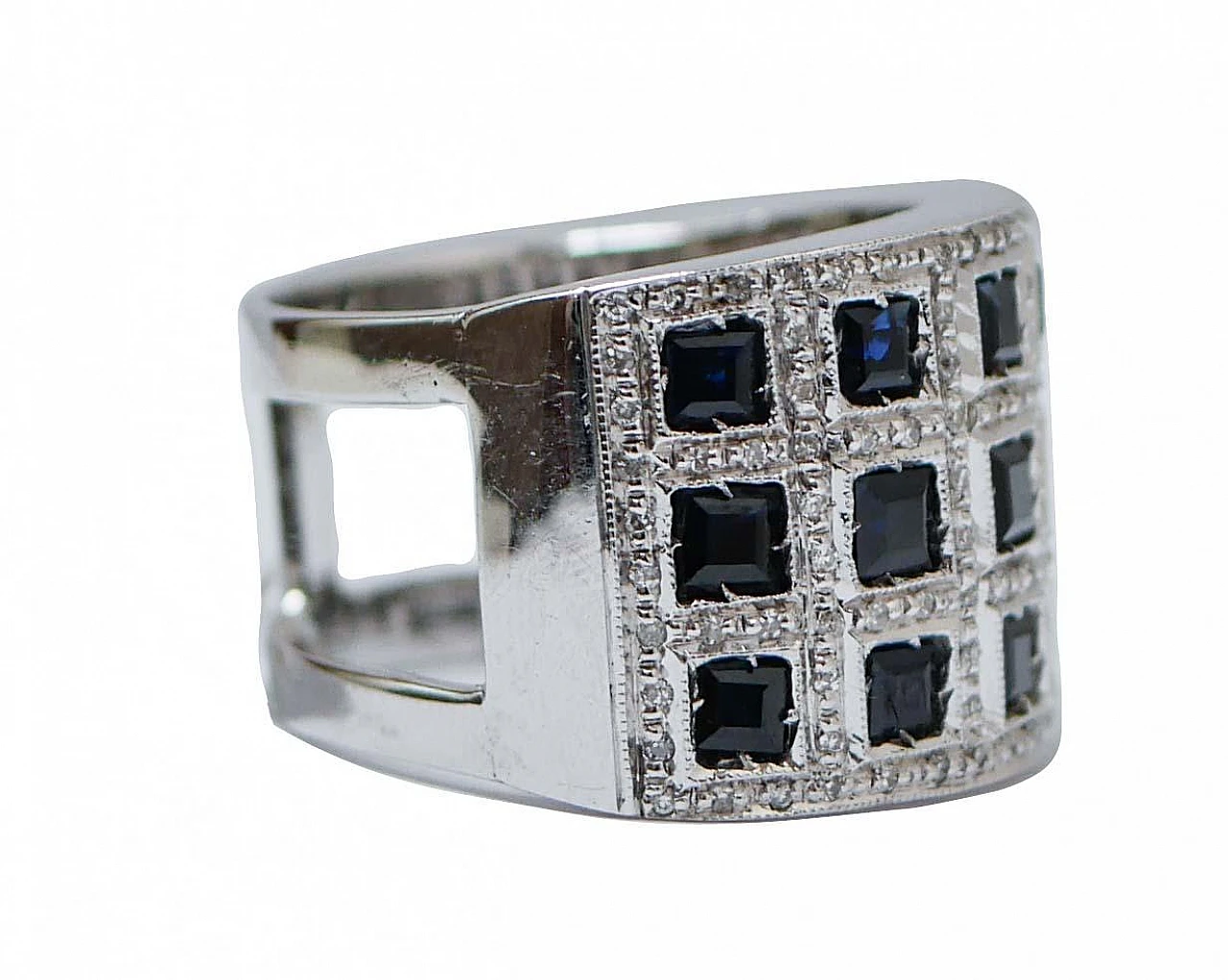 14 kt white gold band ring with sapphires and diamonds, 1970s 2