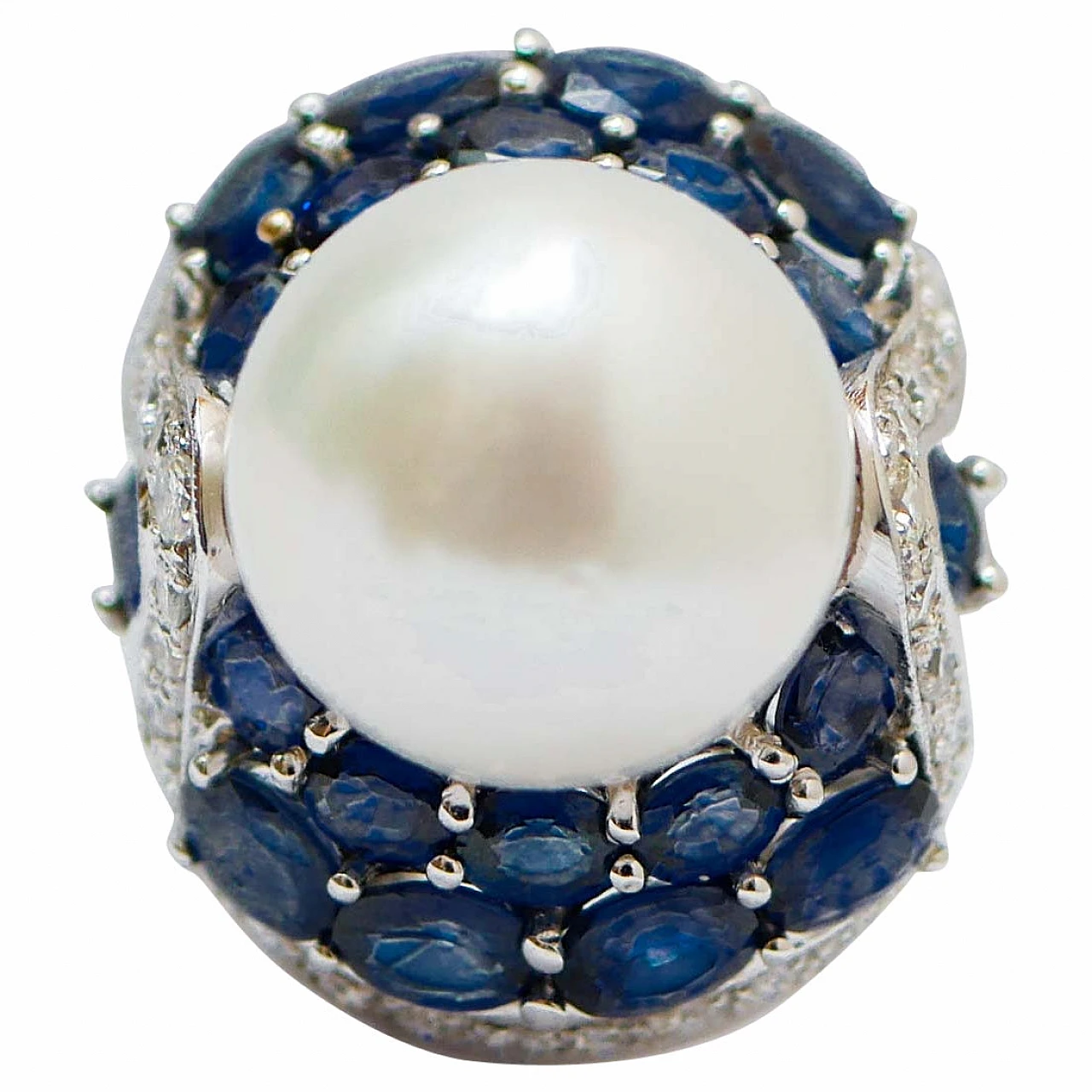 14 kt white gold ring with South Sea pearls, sapphires, diamonds 1