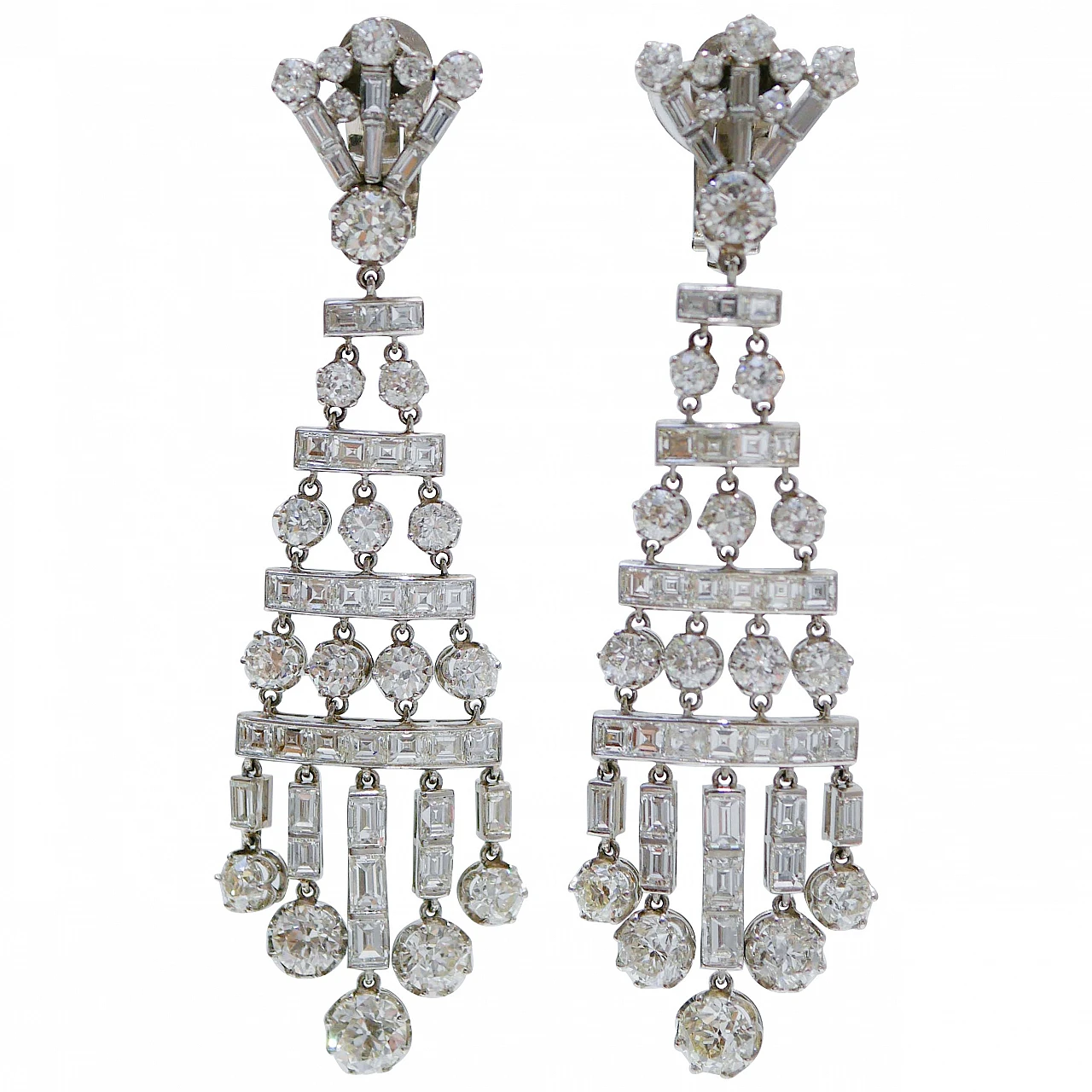 Pair of platinum chandelier earrings with 20,50 kt diamonds, 1950s 1