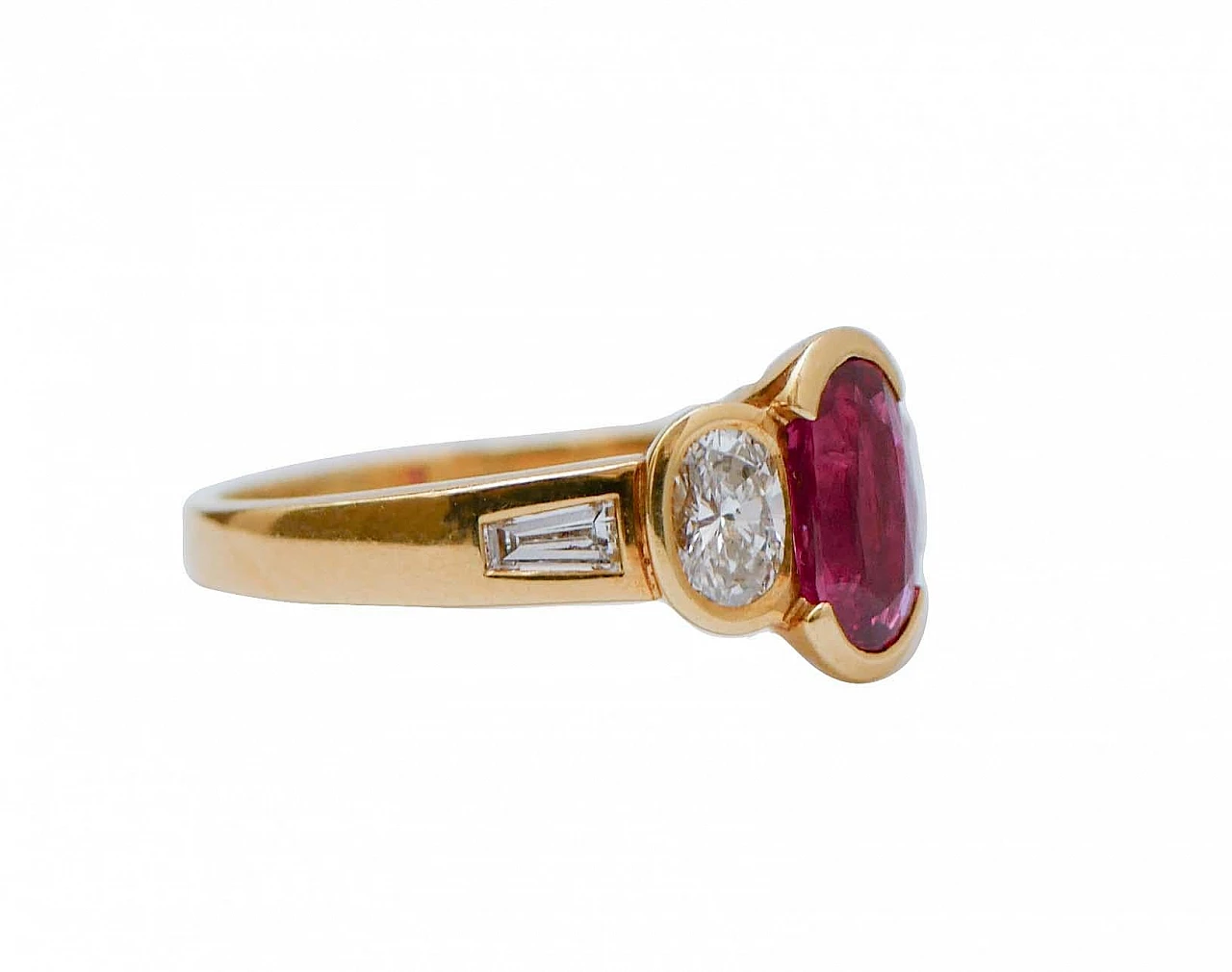 18K yellow gold ring with ruby and diamonds, 1950s 2