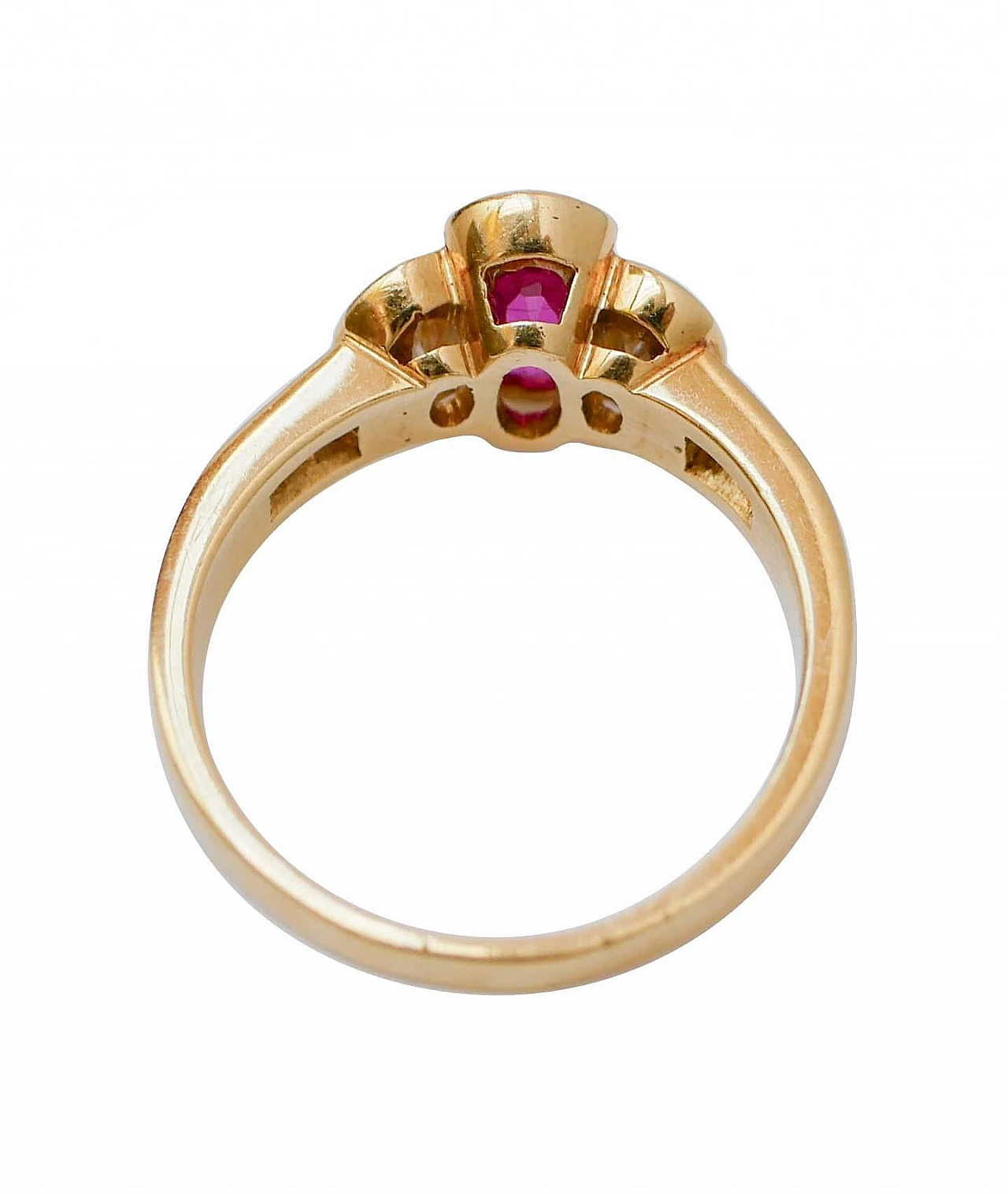 18K yellow gold ring with ruby and diamonds, 1950s 3