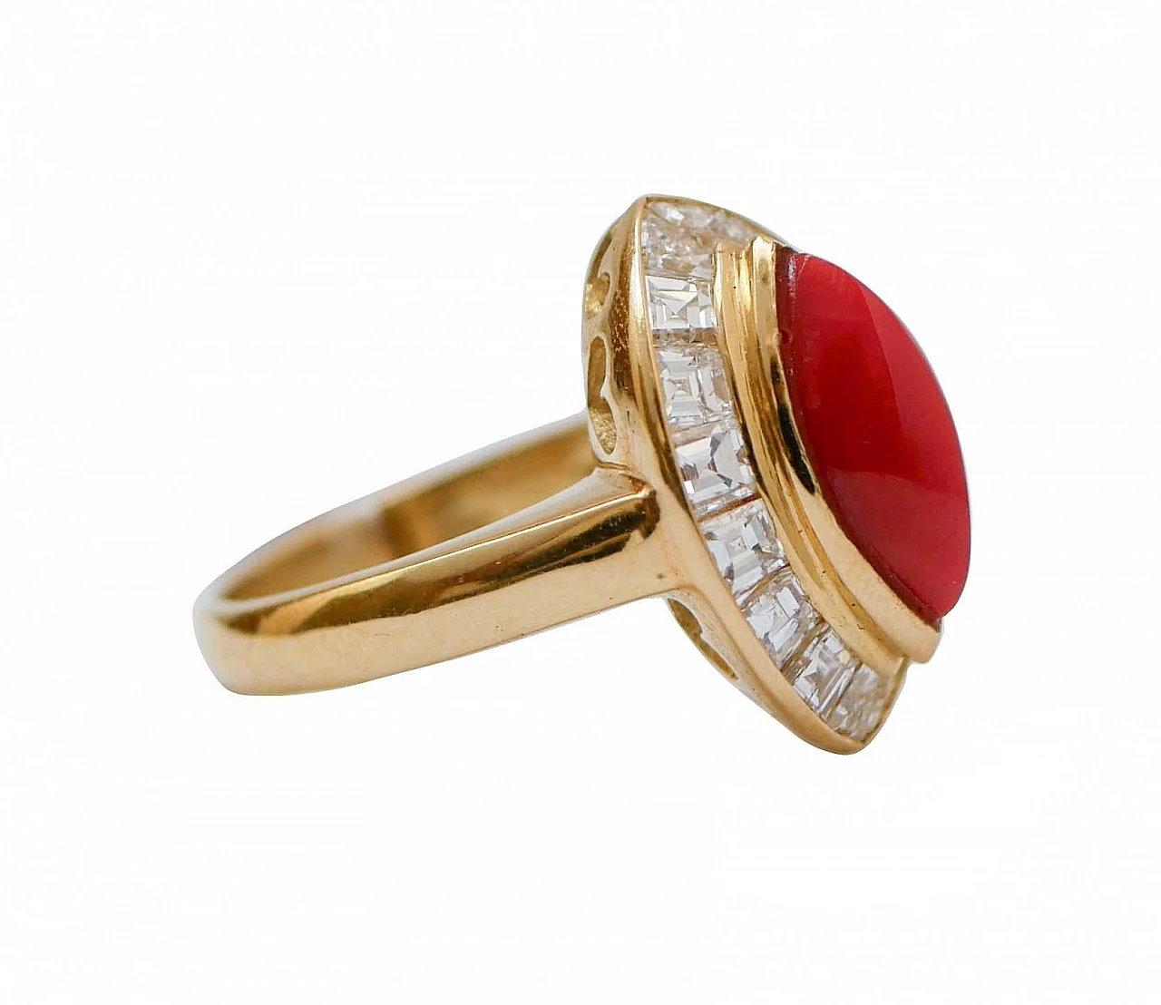 Coral ring with diamonds and 18K yellow gold, 1950s 2