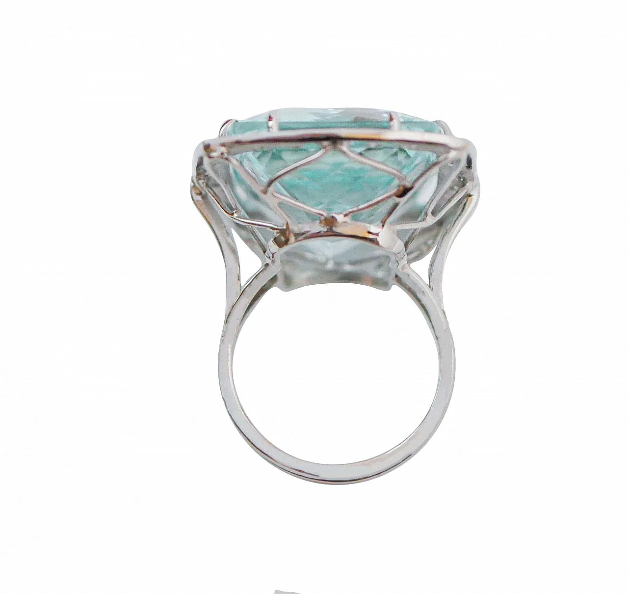 14K white gold ring with aquamarine and diamonds, 1950s 3