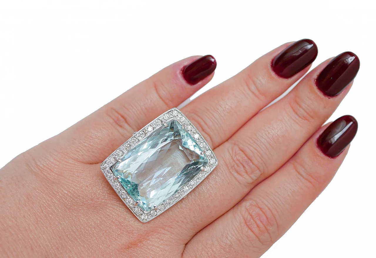 14K white gold ring with aquamarine and diamonds, 1950s 4