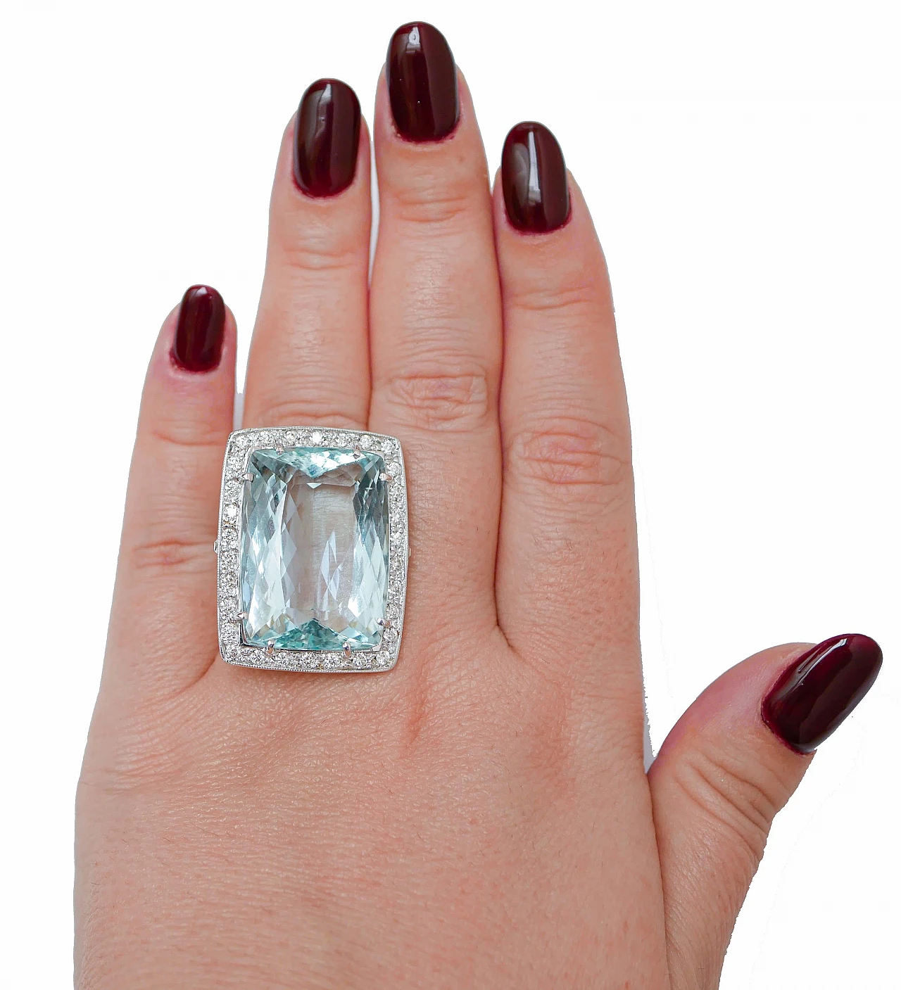 14K white gold ring with aquamarine and diamonds, 1950s 5