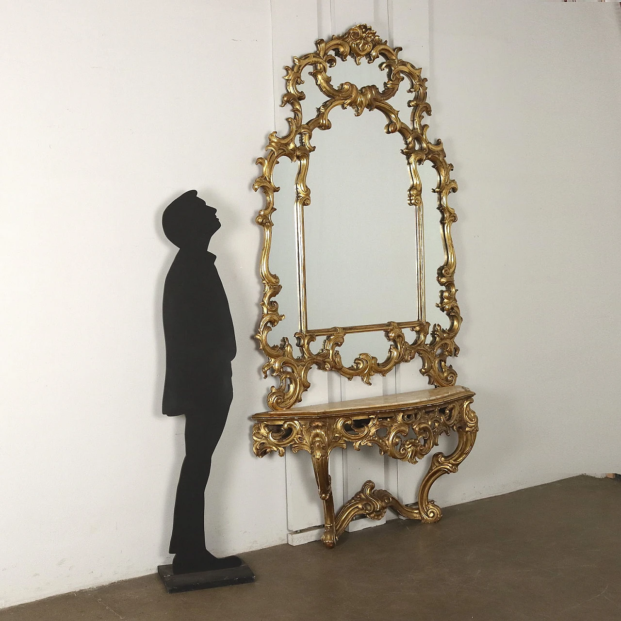 Console table in carved and gilt wood with mirror and marble top 2