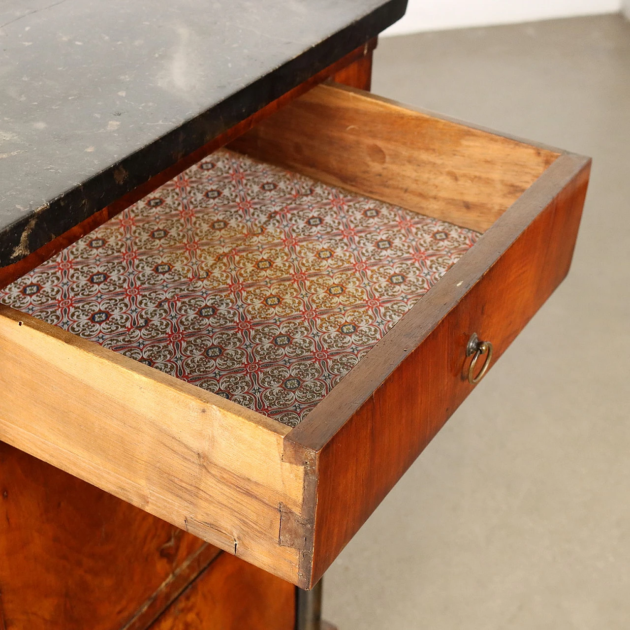 Empire walnut nightstand with marble top & plinth feet, 19th century 6