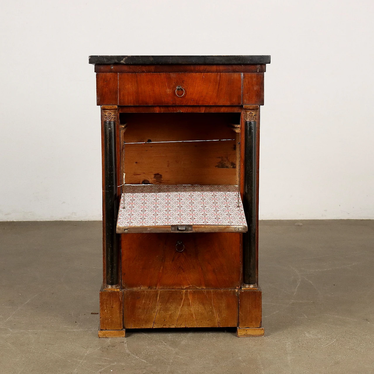 Empire walnut nightstand with marble top & plinth feet, 19th century 7