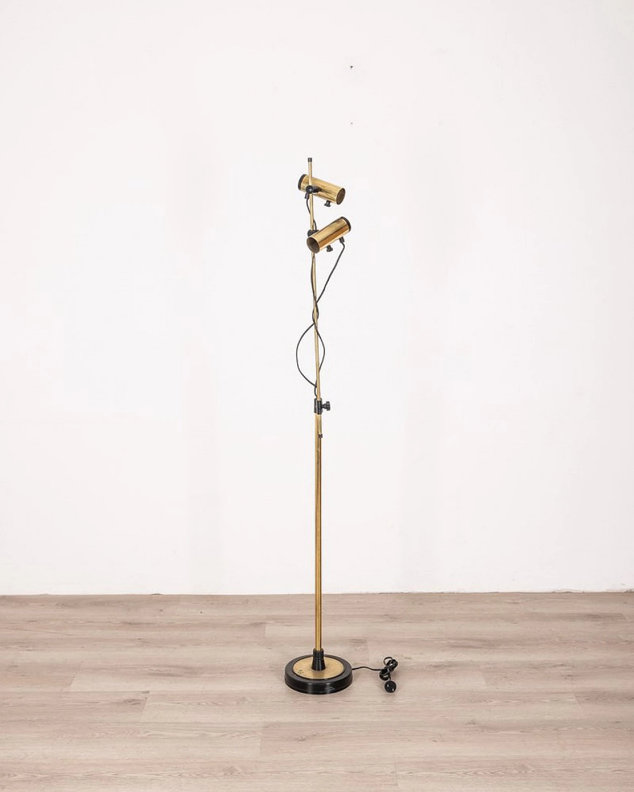 Two-lights floor lamp in golden brass and plastic inserts, 1970s 1