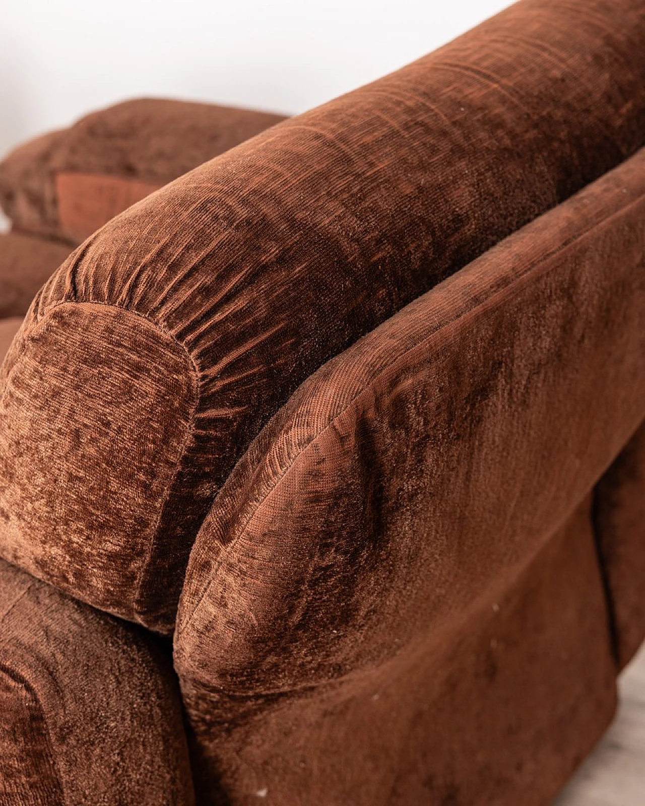 Pair of brown velvet armchairs, 1960s 5