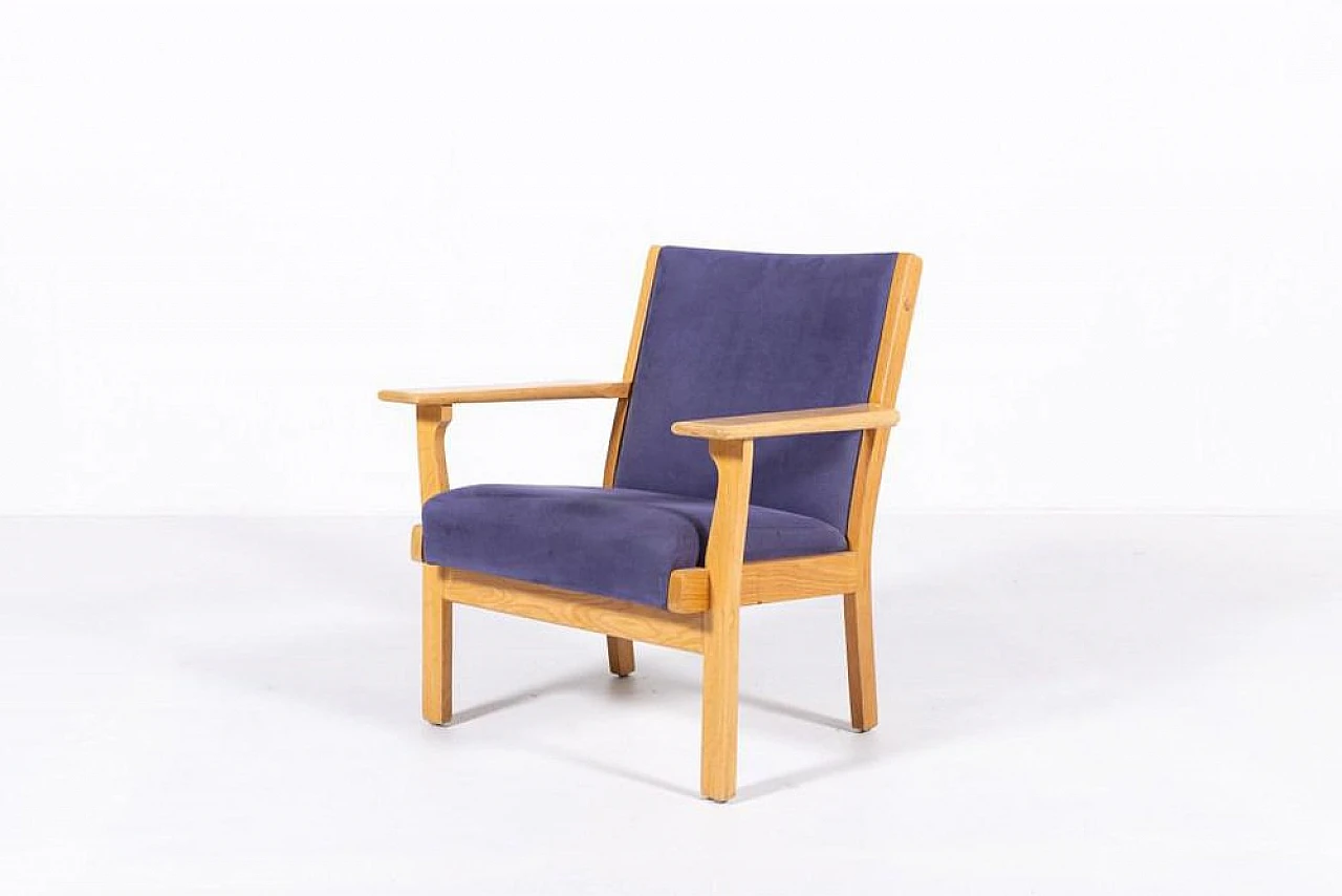 Poltrona di Hans Wegner per Getama in legno e tessuto, anni '80 1