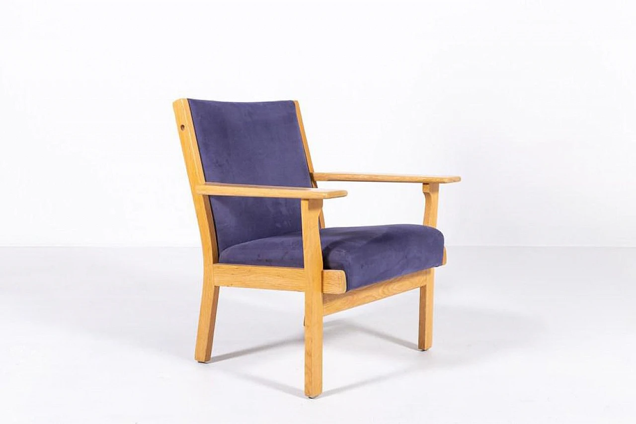 Poltrona di Hans Wegner per Getama in legno e tessuto, anni '80 3