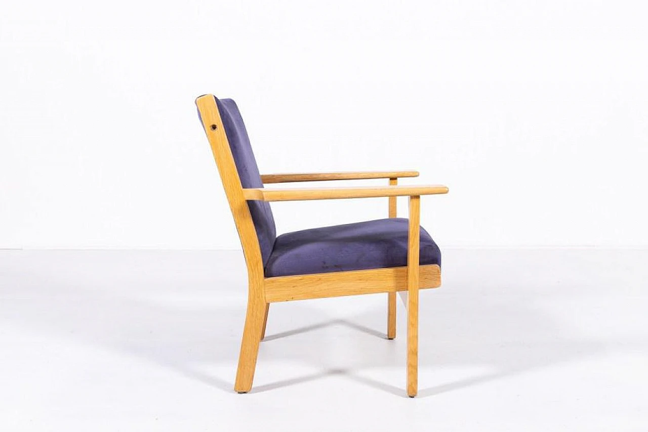 Poltrona di Hans Wegner per Getama in legno e tessuto, anni '80 4