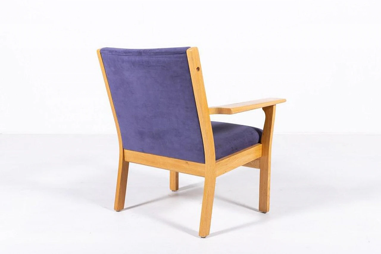 Poltrona di Hans Wegner per Getama in legno e tessuto, anni '80 6