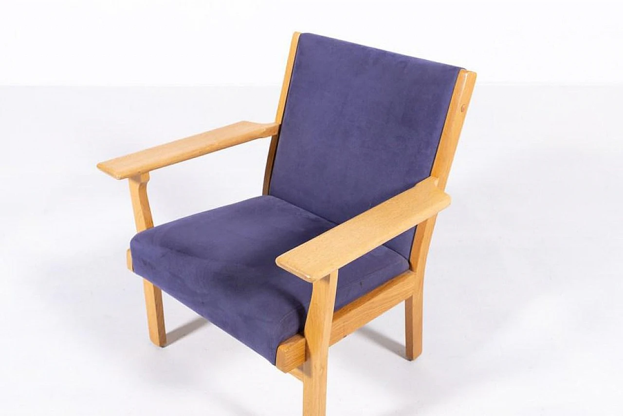 Poltrona di Hans Wegner per Getama in legno e tessuto, anni '80 8