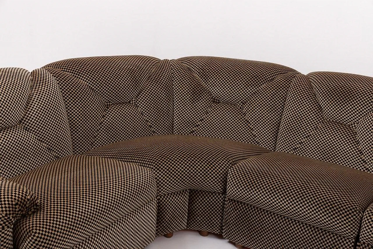 7 Modular armchairs in velvet, 1970s 5