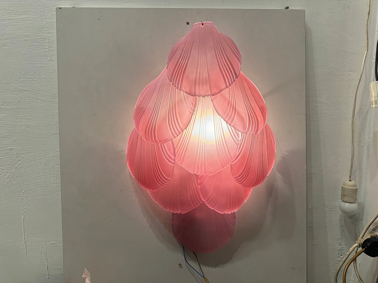 Pair of pink glass shell wall sconces, 1980s 6