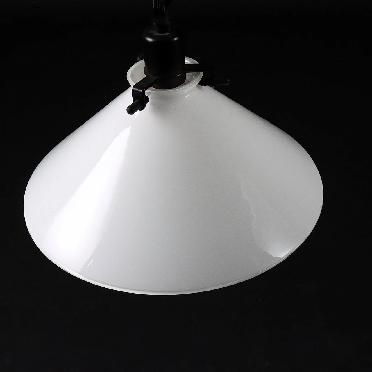 Lampadario in vetro bianco e metallo smaltato, anni '60 7