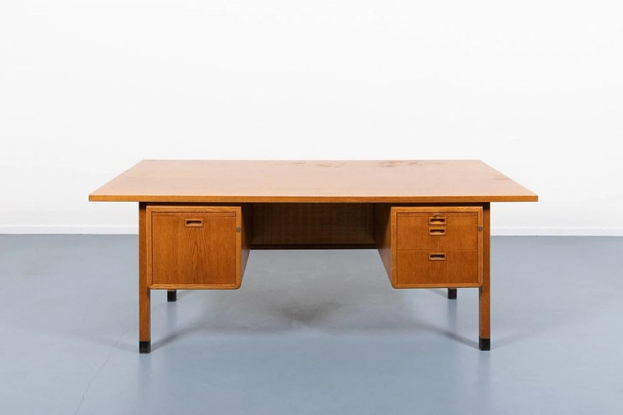 Swedish oak desk by Atvidabergs, 1960s 1