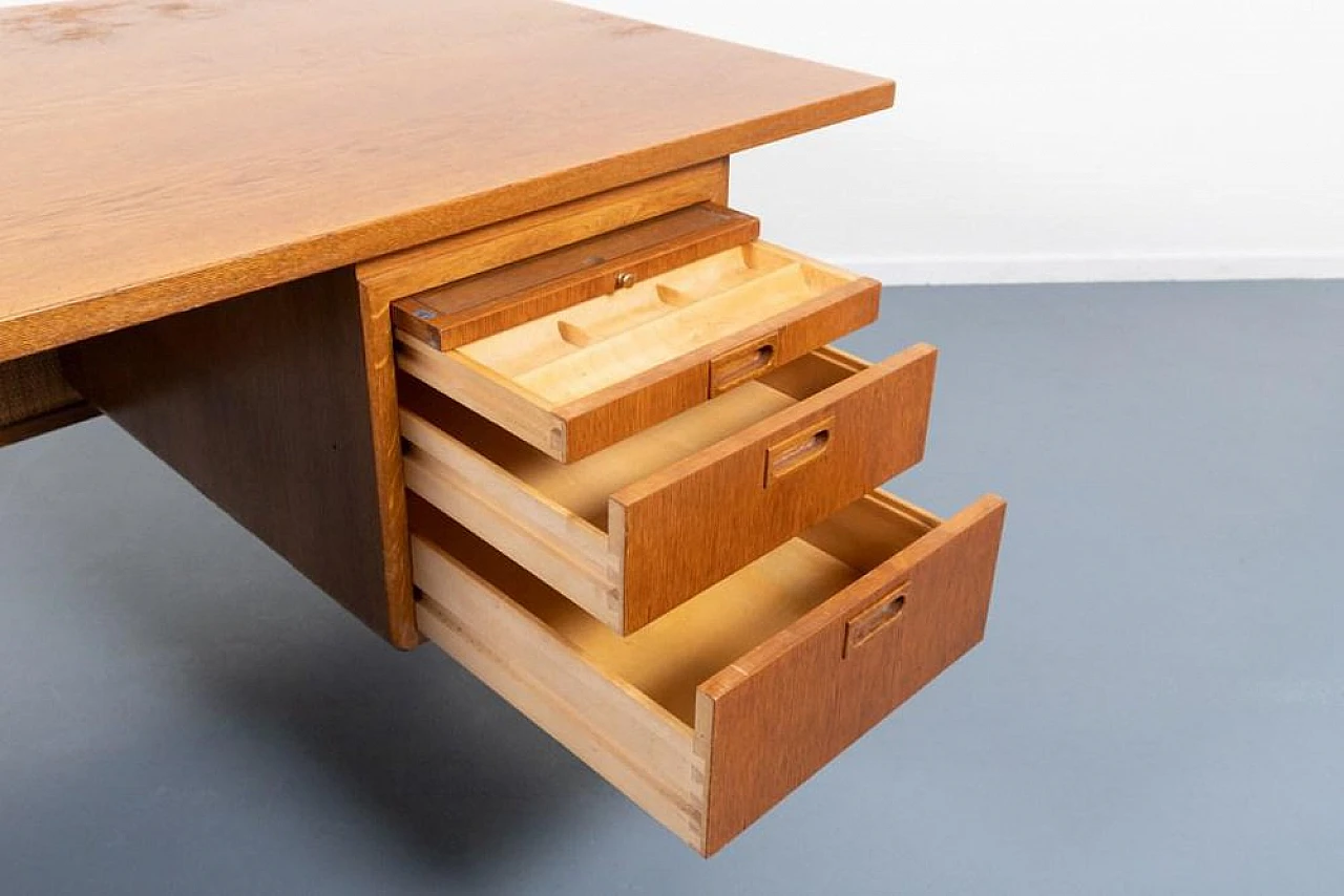 Swedish oak desk by Atvidabergs, 1960s 3