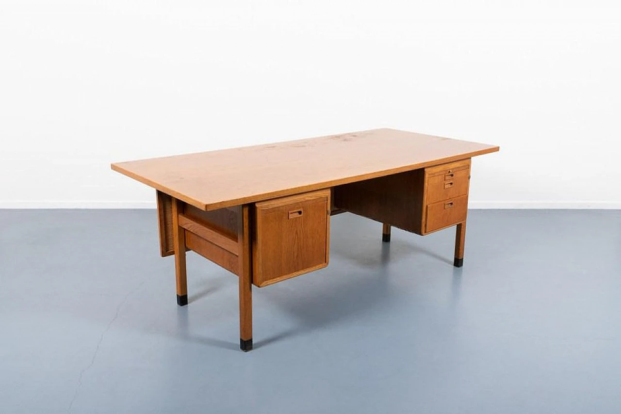 Swedish oak desk by Atvidabergs, 1960s 6