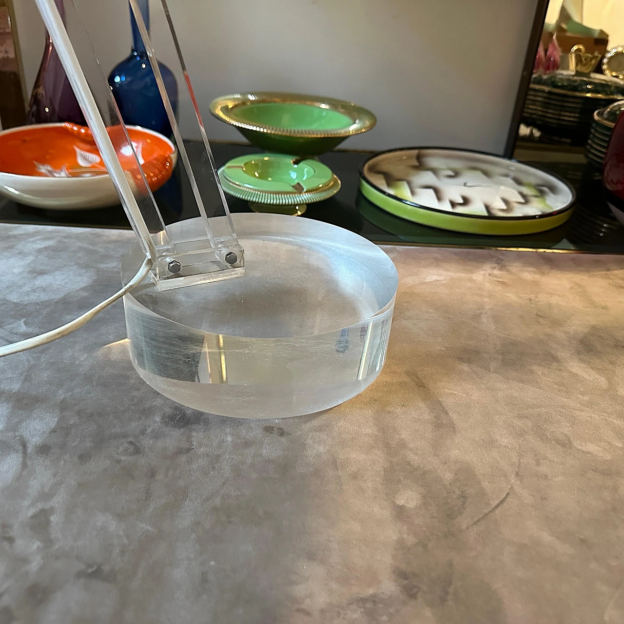 Transparent lucite and brown plastic table lamp, 1970s 9