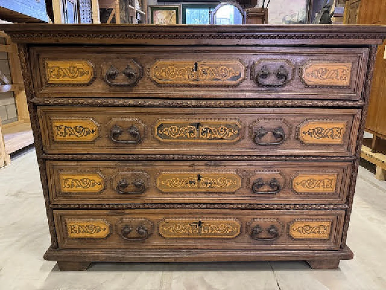 Bergamo walnut commode with inlays, 18th century 14