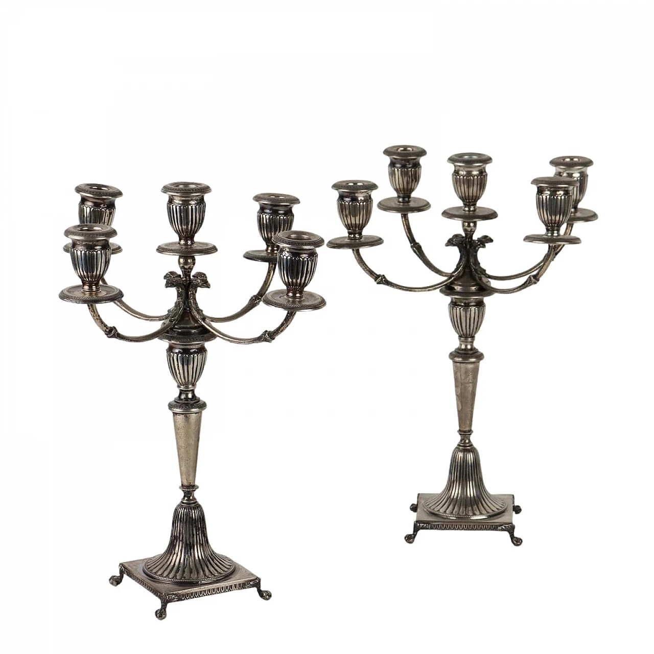 Coppia di candelabri a cinque luci in argento 1