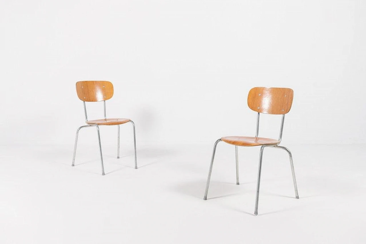 4 School chairs in aluminum and wood, 1960s 3