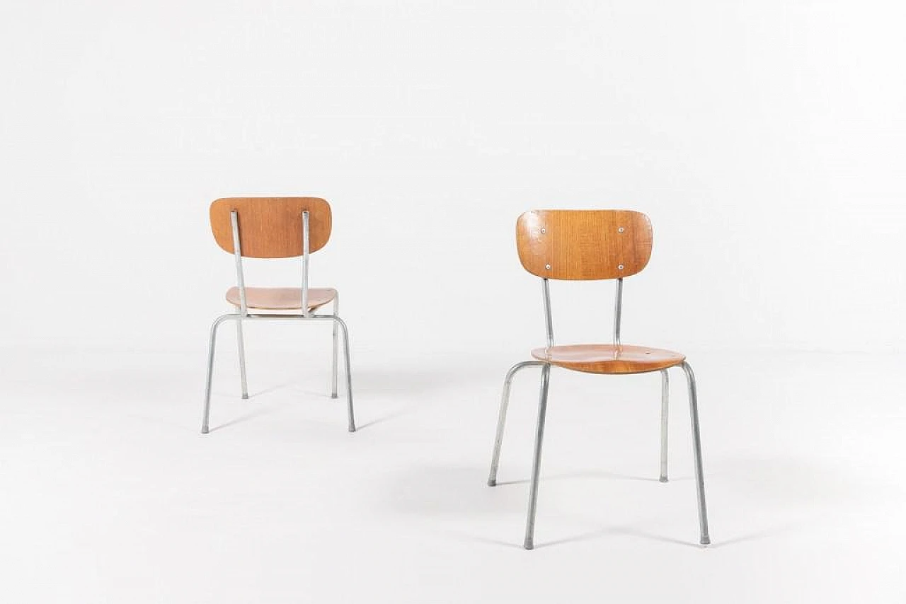 4 School chairs in aluminum and wood, 1960s 5