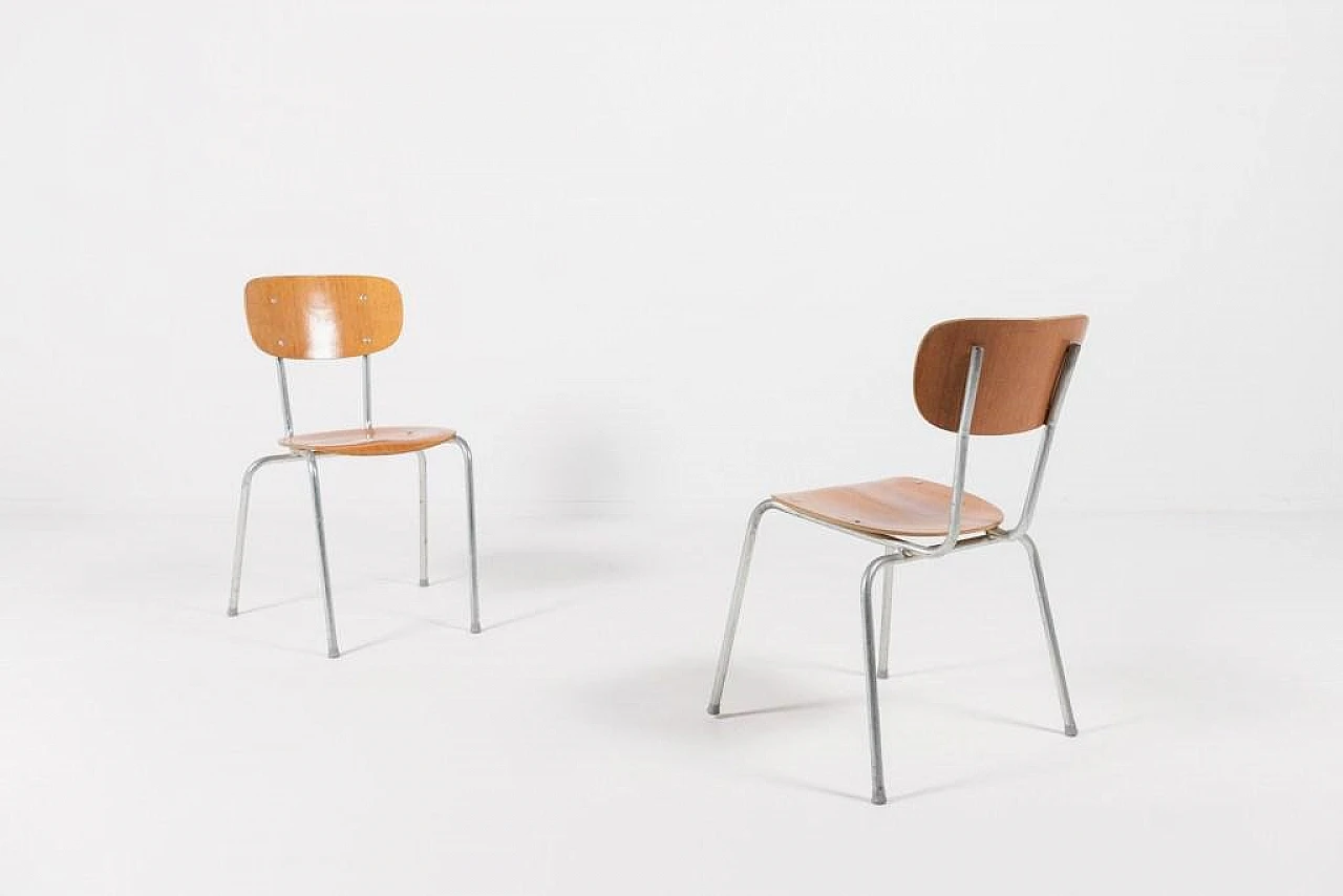 4 School chairs in aluminum and wood, 1960s 6