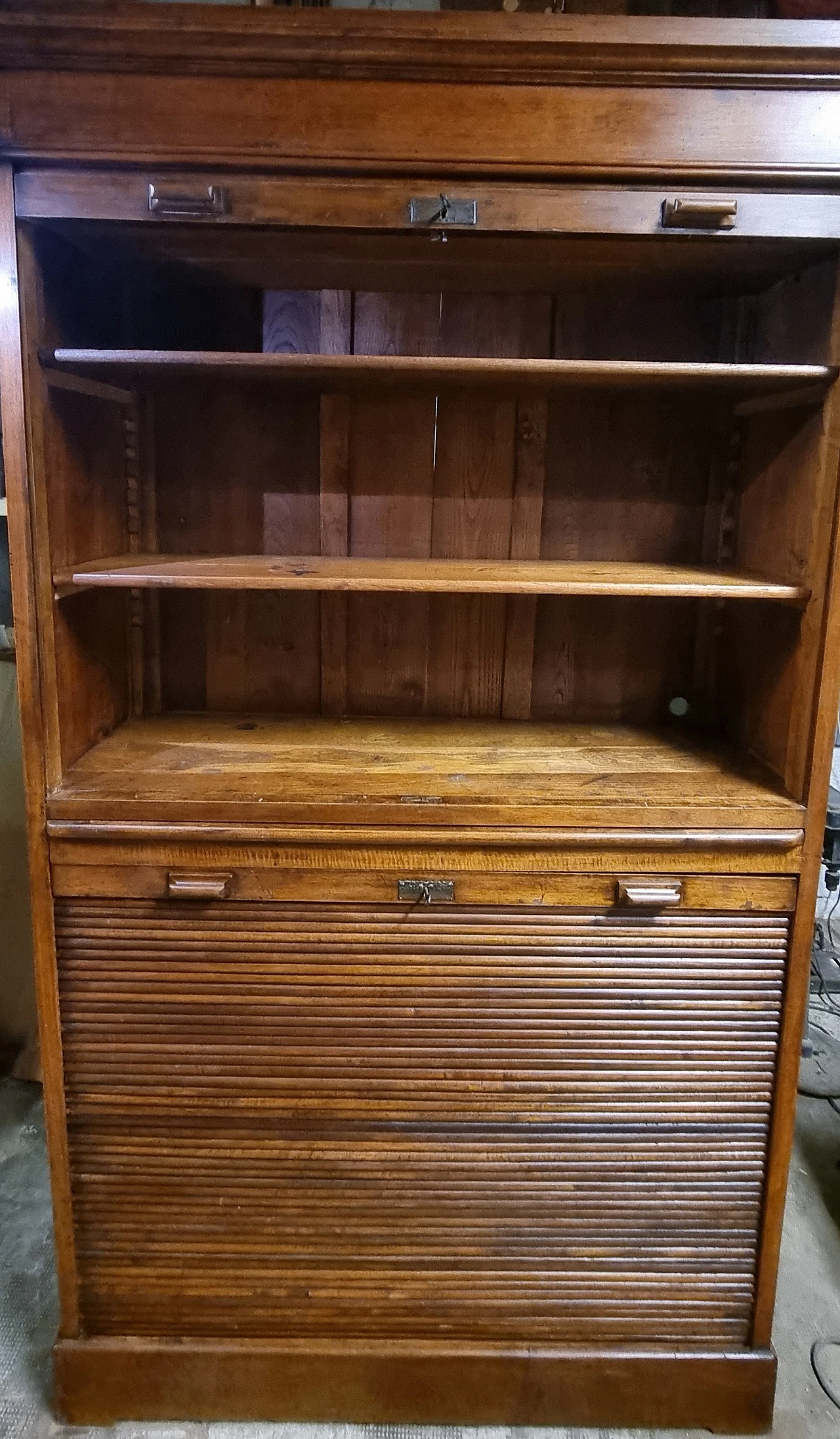 Oak shutter office cabinet 7