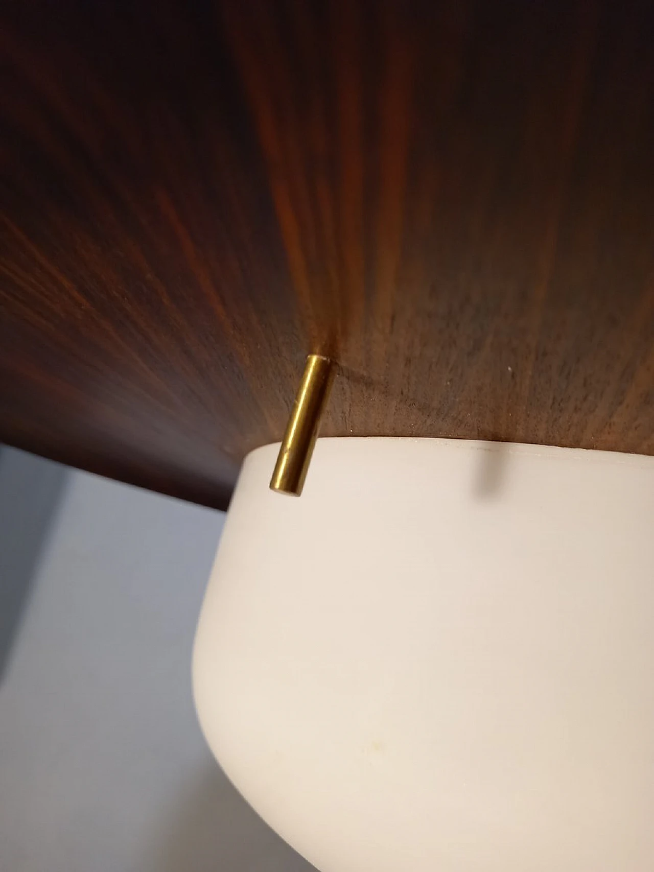 Lampada da soffitto in teak finemente curvato a vapore e vetro opalino di Goffredo Reggiani per Reggiani, anni '60 8