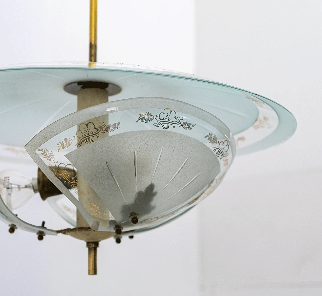 Chandelier in brass and glass with gold decors by Pietro Chiesa, 1940s 3