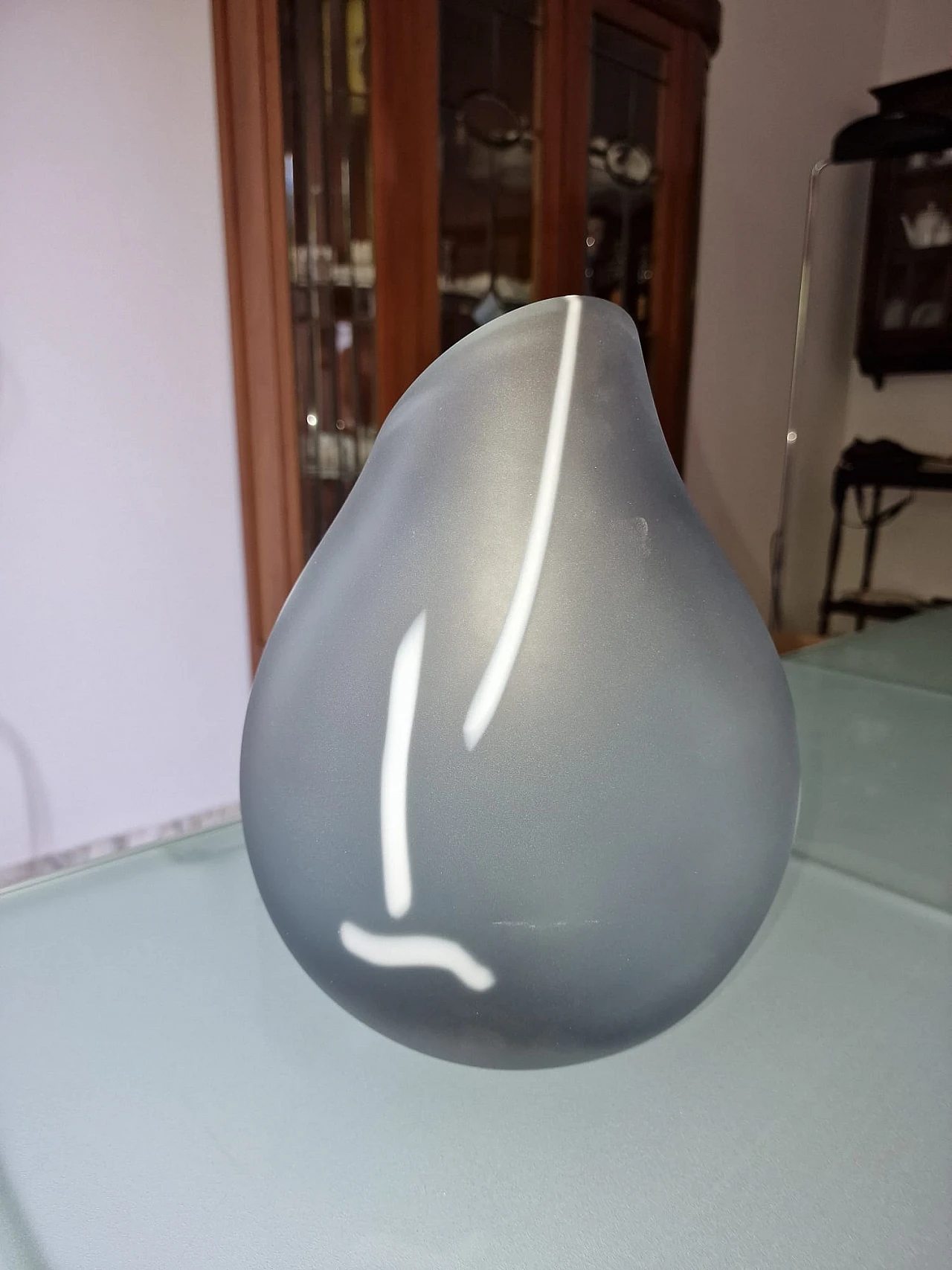 Vase in satin blown Murano glass with white veins 6