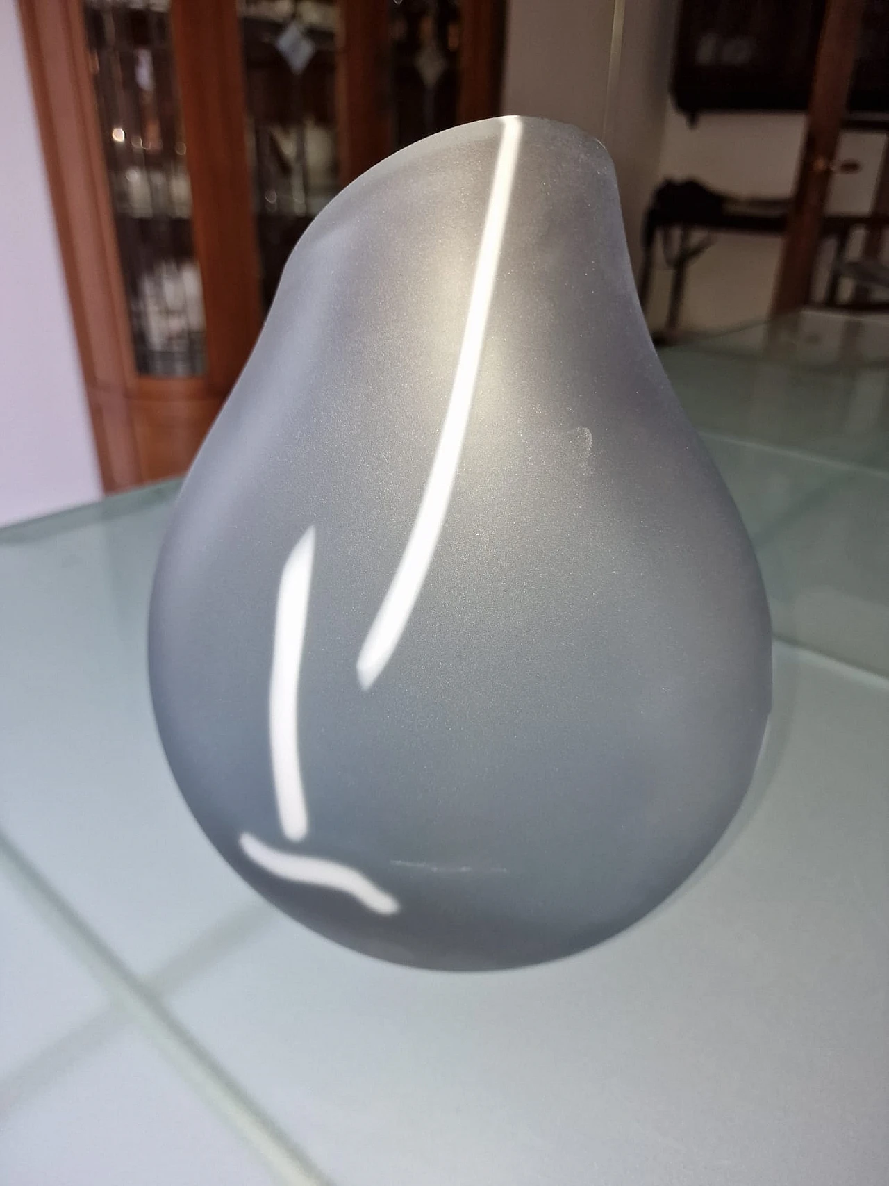 Vase in satin blown Murano glass with white veins 8