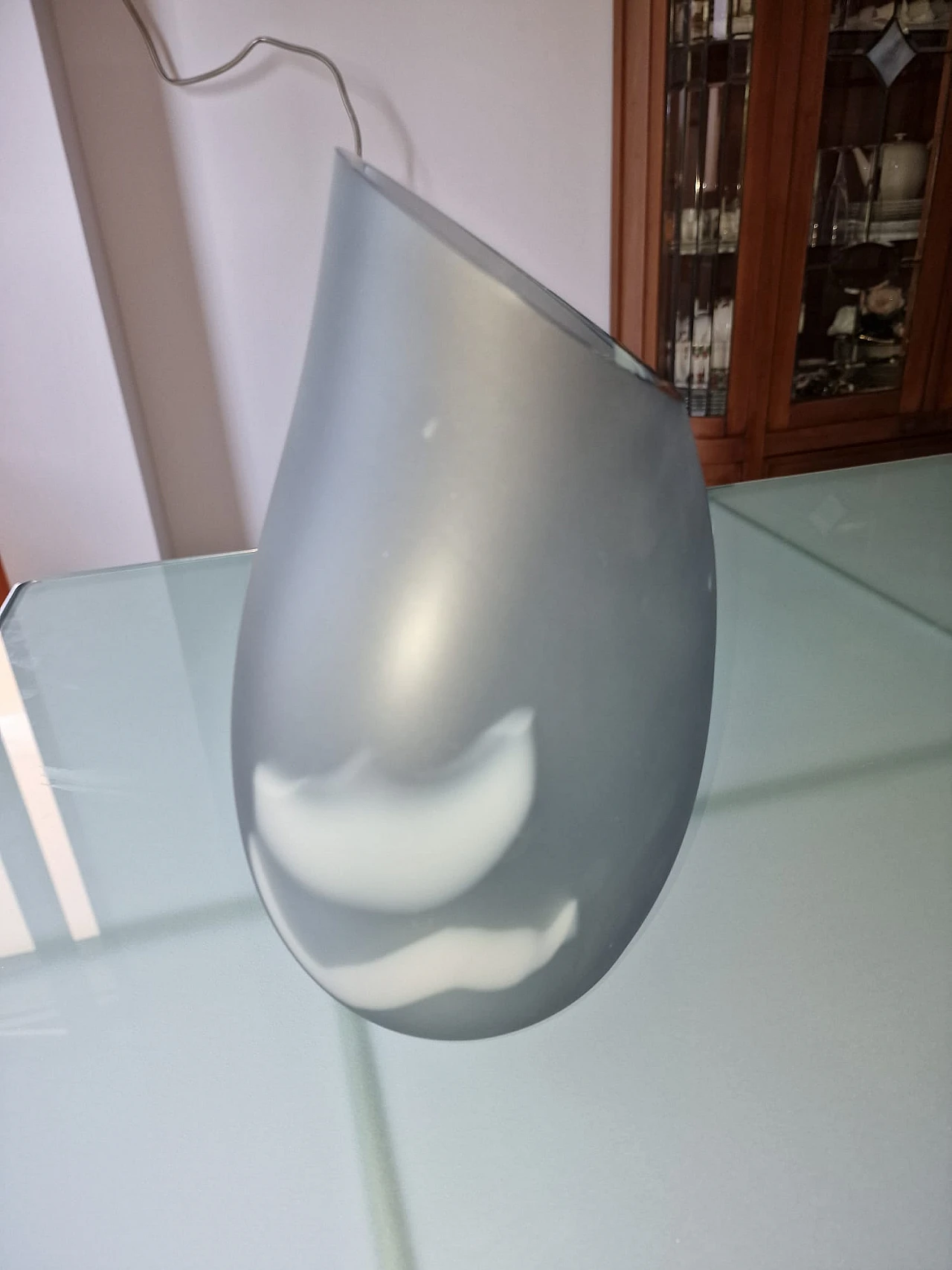 Vase in satin blown Murano glass with white veins 10