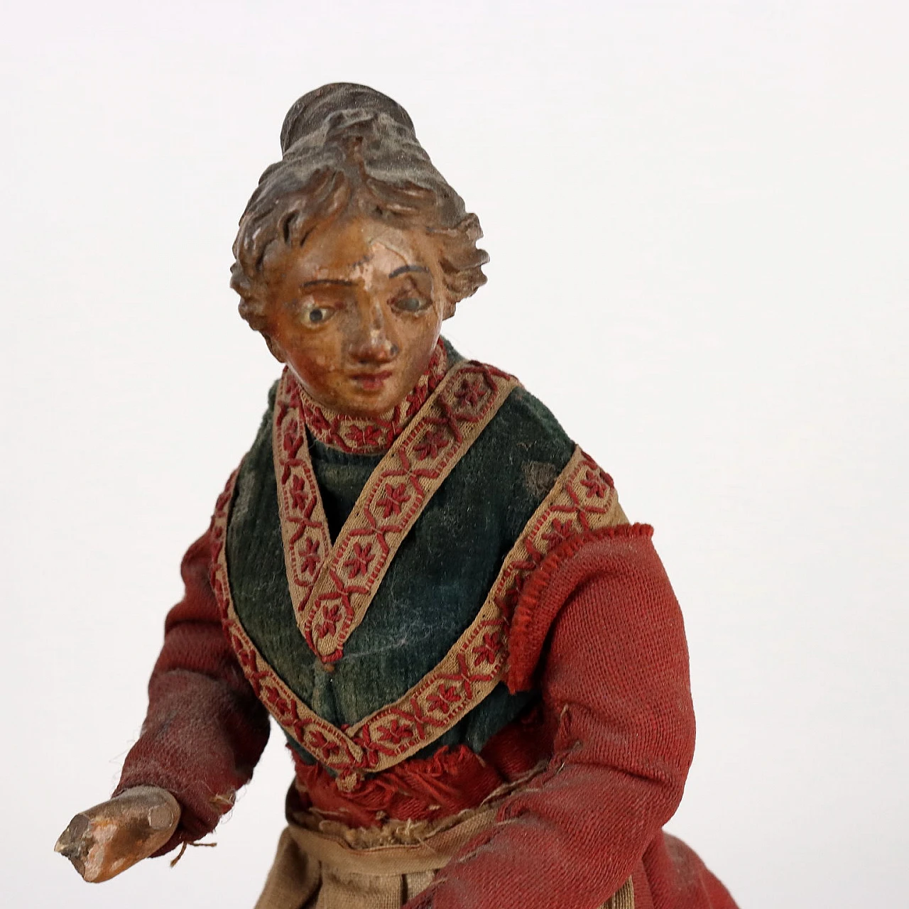 7 Figure da presepe in terracotta dipinta e tessuto, fine '800 10