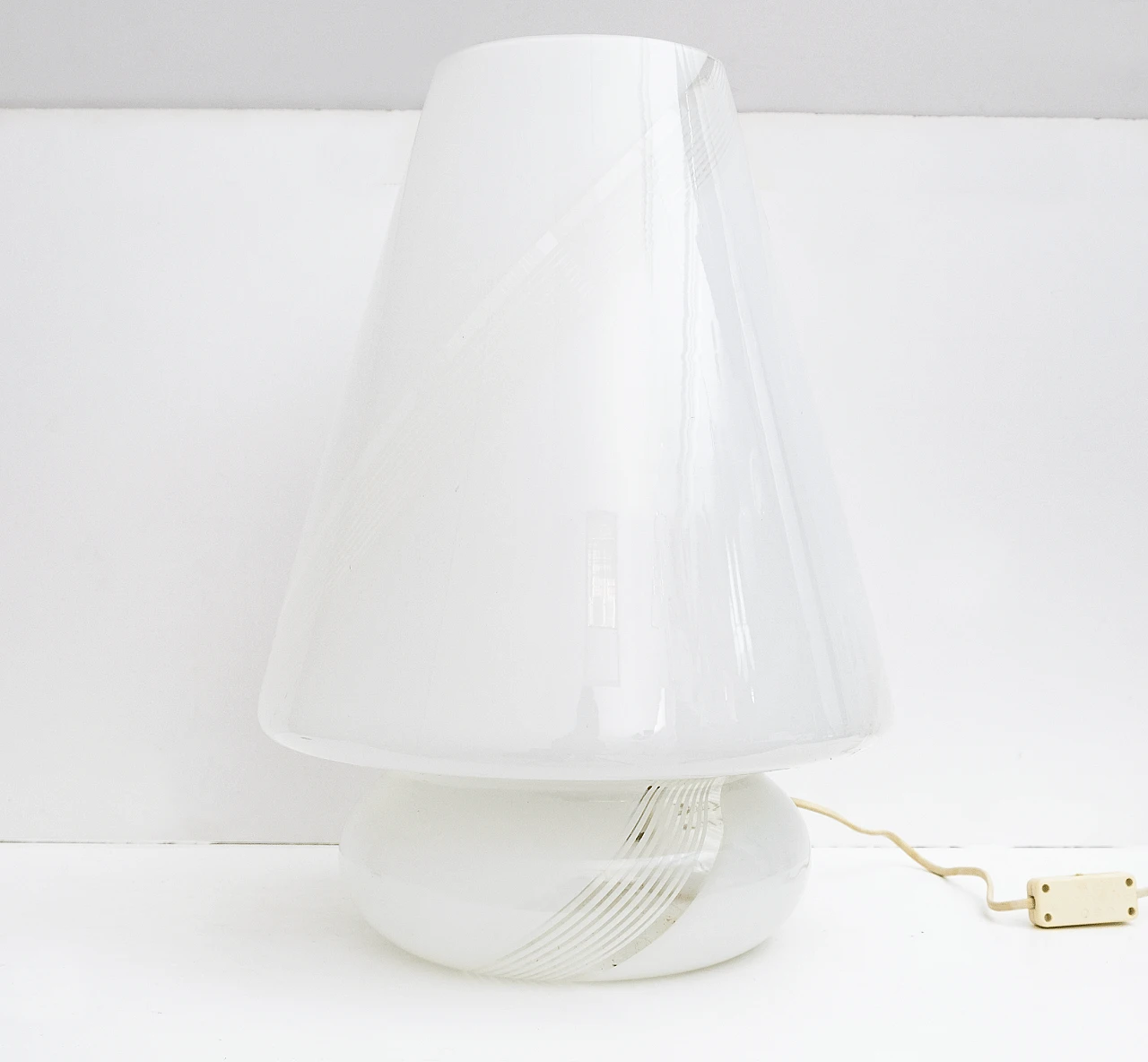 Mushroom-shaped table lamp in Murano glass, 1980s 3