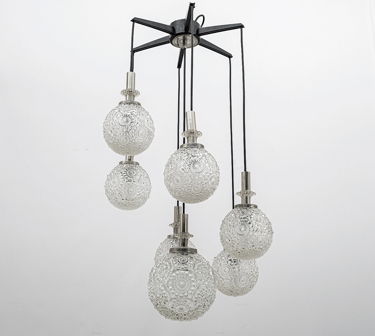 Cascade chandelier with chromed and black base & glass spheres 2