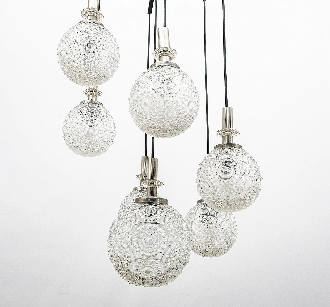 Cascade chandelier with chromed and black base & glass spheres 5