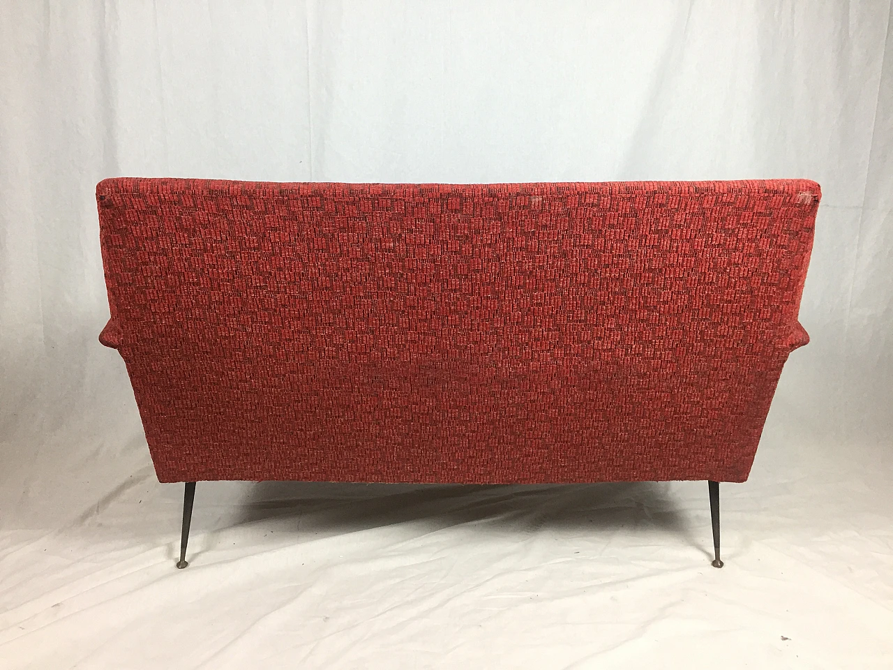 Two-seater sofa in red fabric & metal legs in G. Ponti style, 1960s 2