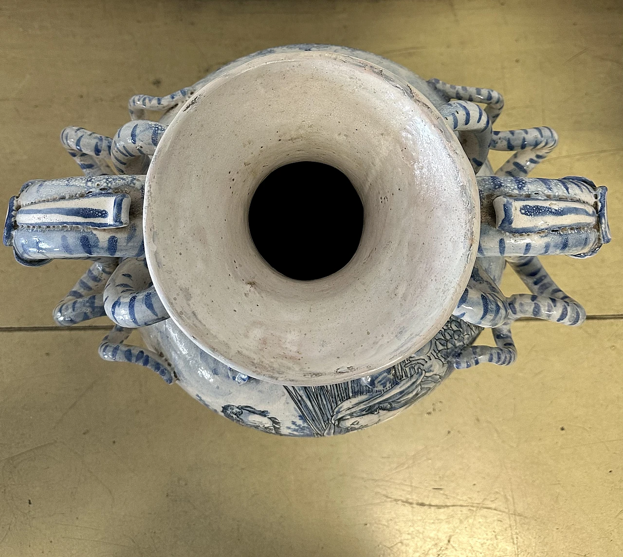 Pair of Albisola ceramic vases with snake handles, 19th century 6