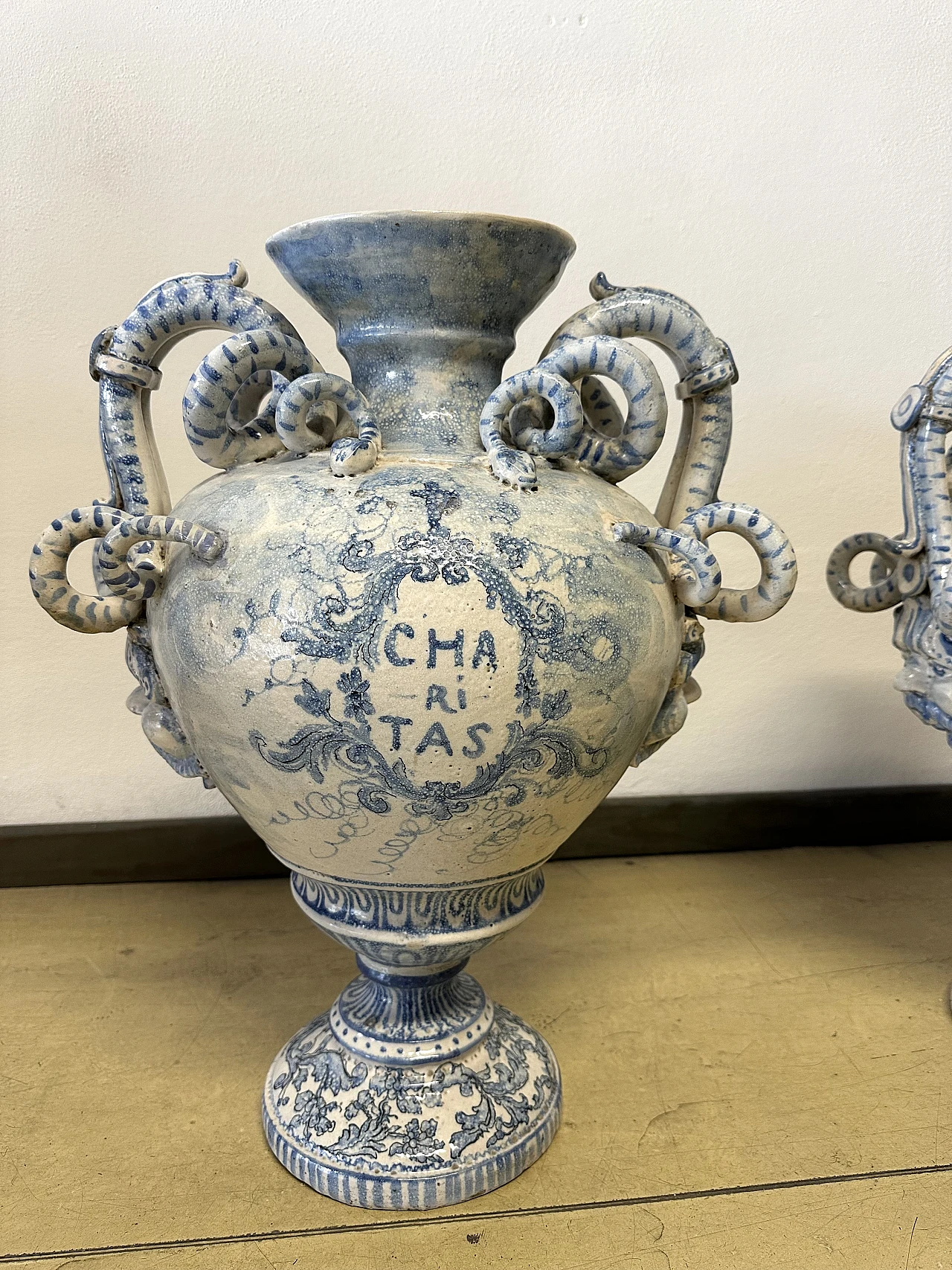 Pair of Albisola ceramic vases with snake handles, 19th century 10