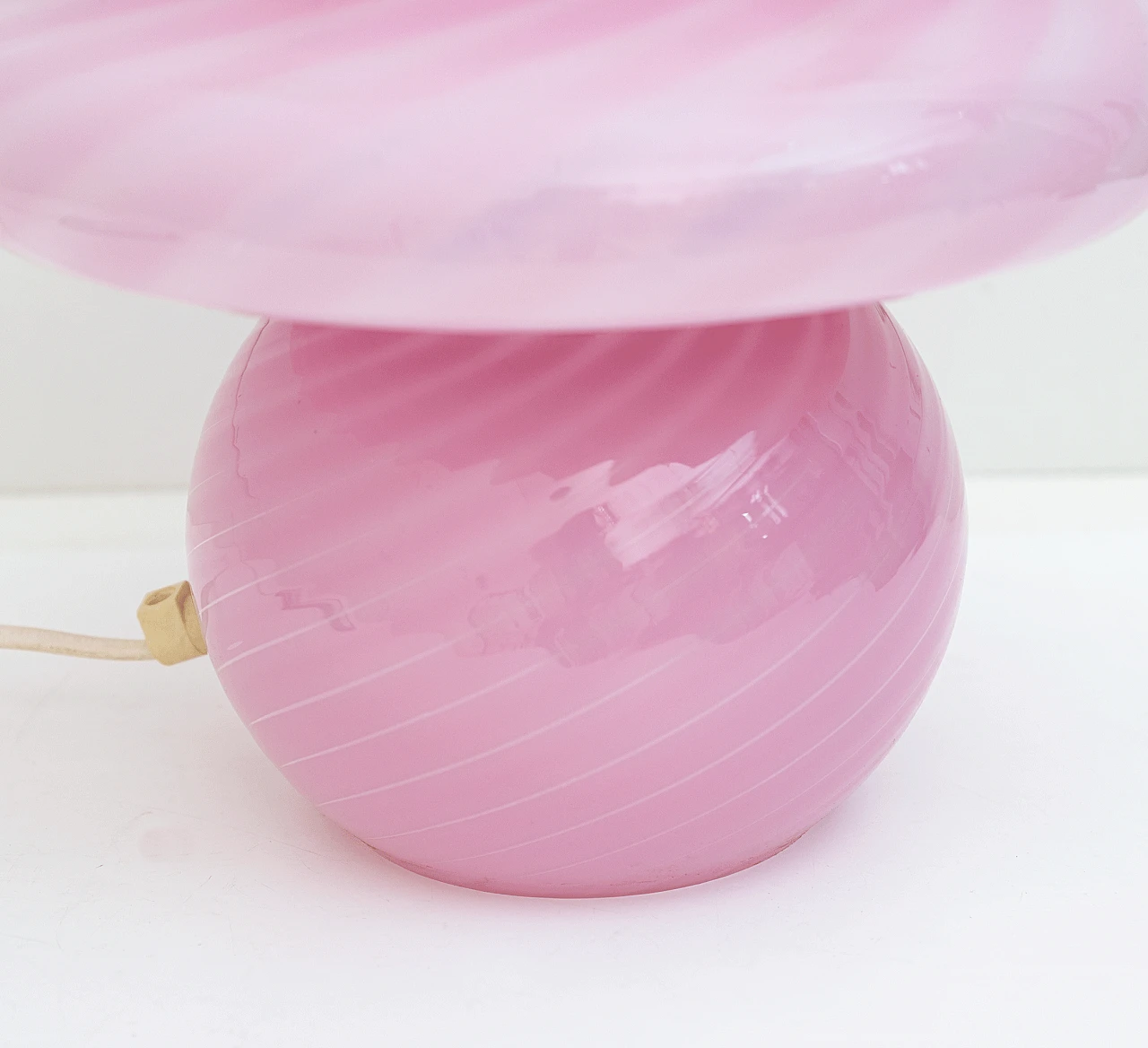 Fungo table lamp in pink Murano glass attributed to Venini, 1960s 3