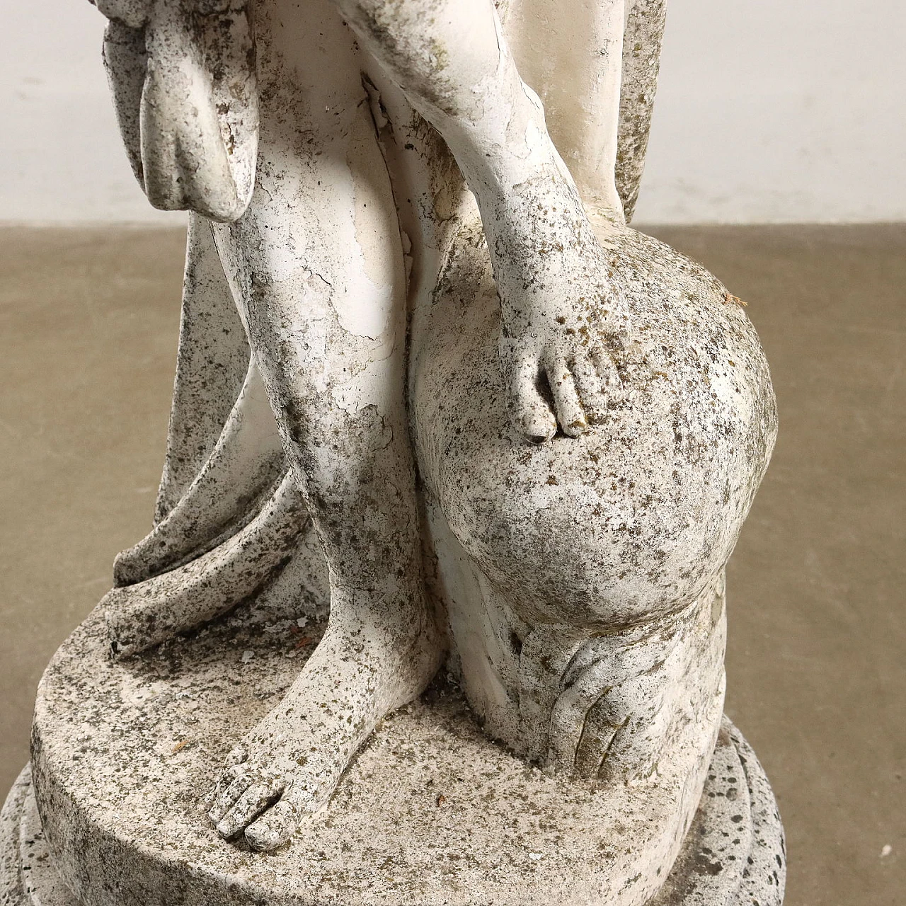 Venus bathing, garden grit statue 7